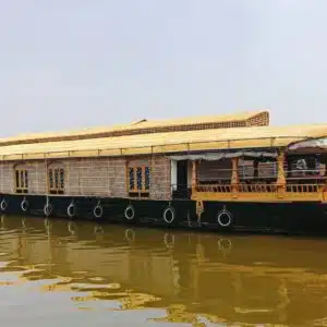 4 Bedroom Houseboat