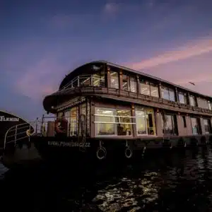 6 bedroom houseboat